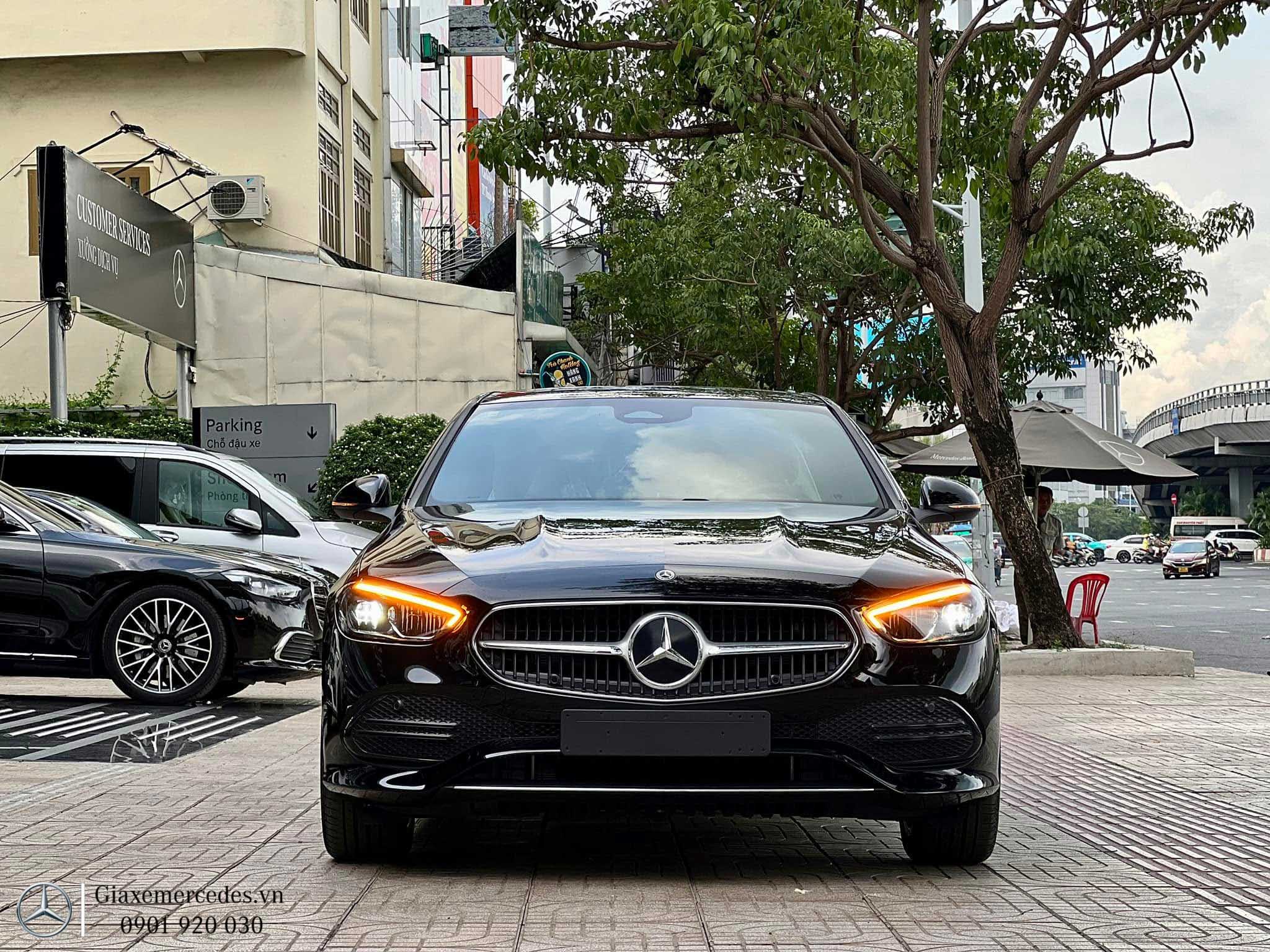 Phần đầu Mercedes C200 Plus