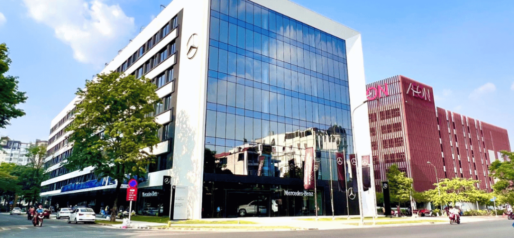 Showroom Mercedes Trường Chinh