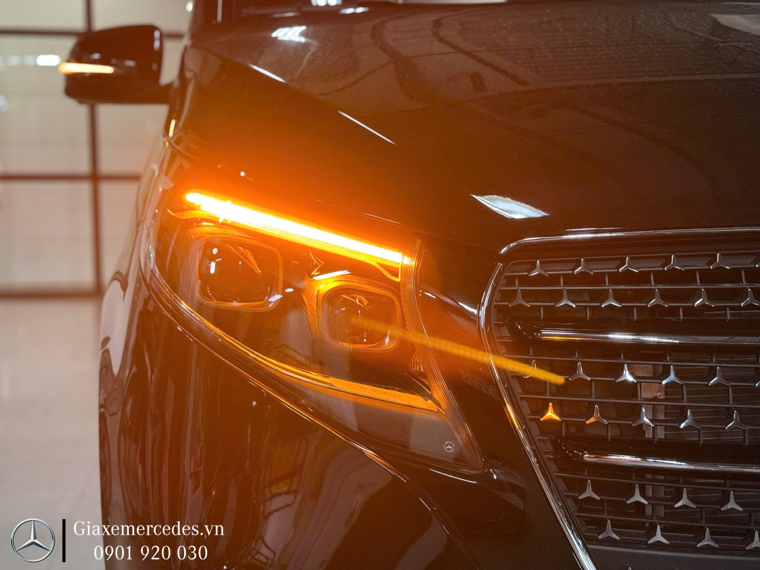 Cụm đèn Mercedes V300 Avantgarde