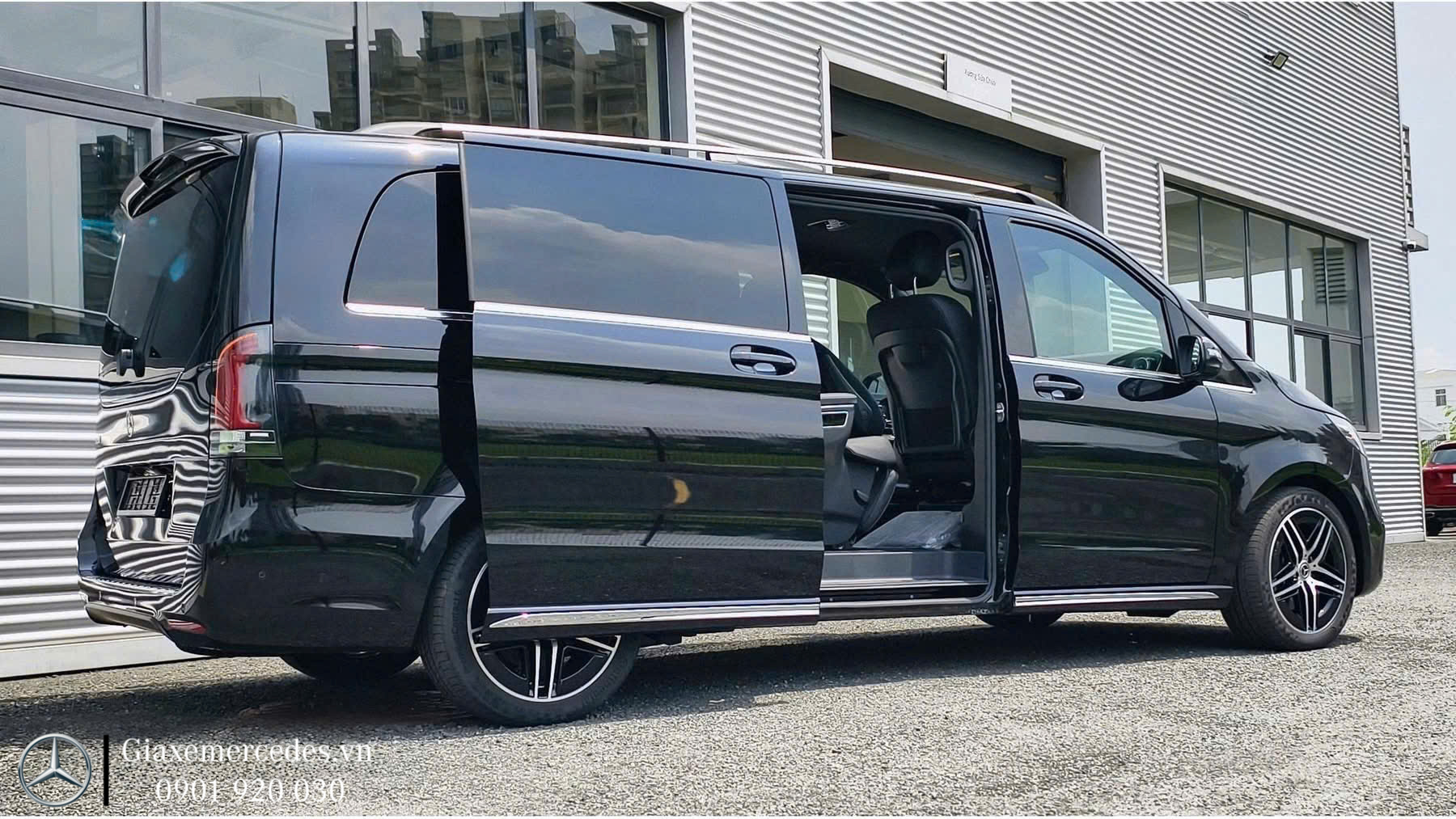 Hông Xe Mercedes V300 AMG