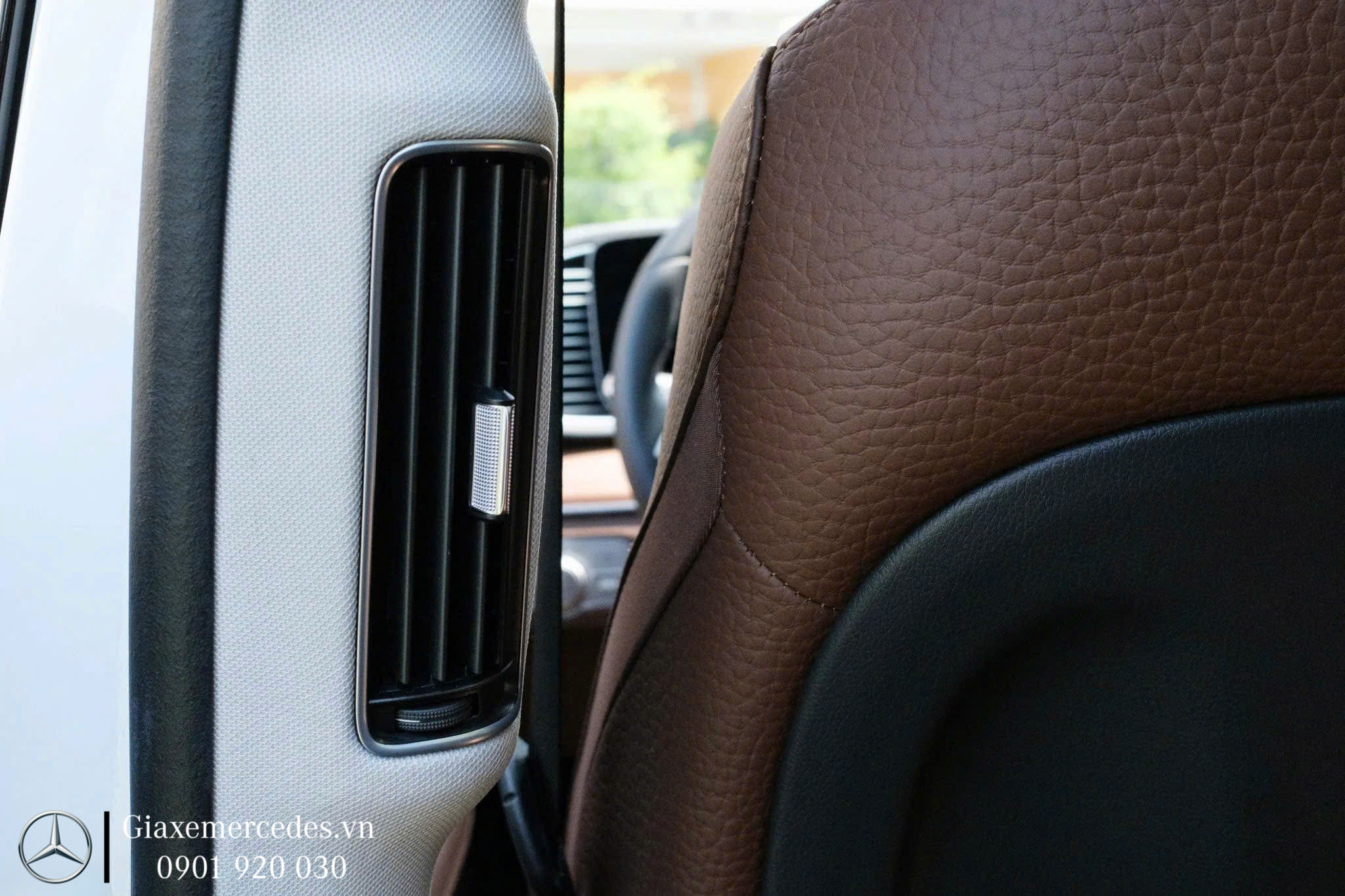 Cửa gió hàng ghế sau