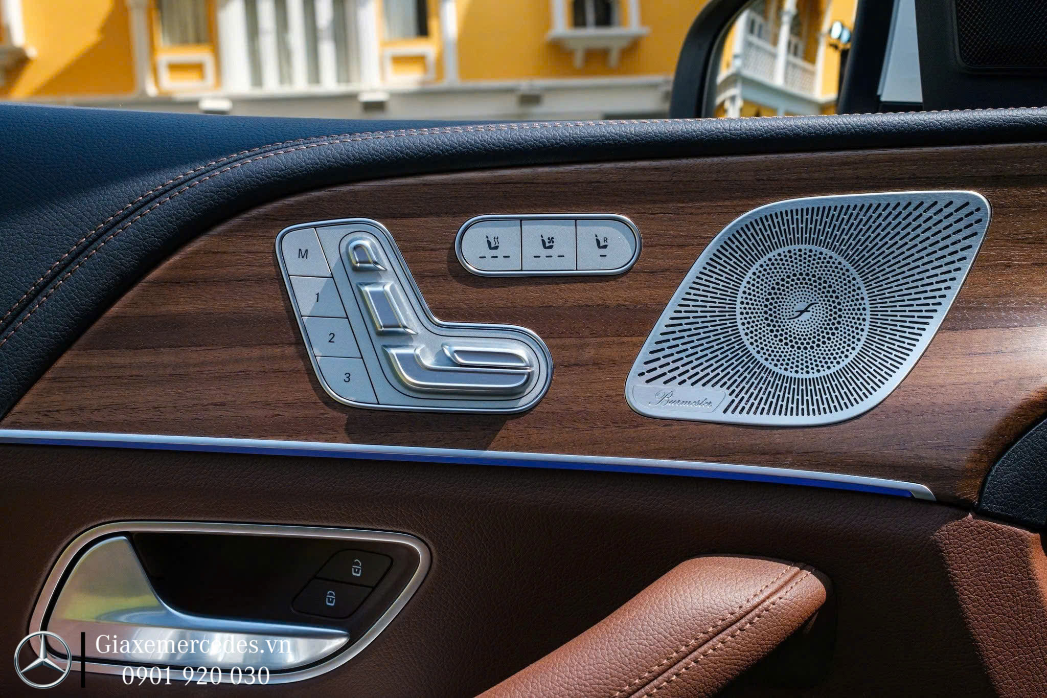 Hệ thống âm thanh vòm Burmester® cao cấp với 13 loa, công suất tối đa 590 watt & công nghệ Dolby Atmos®