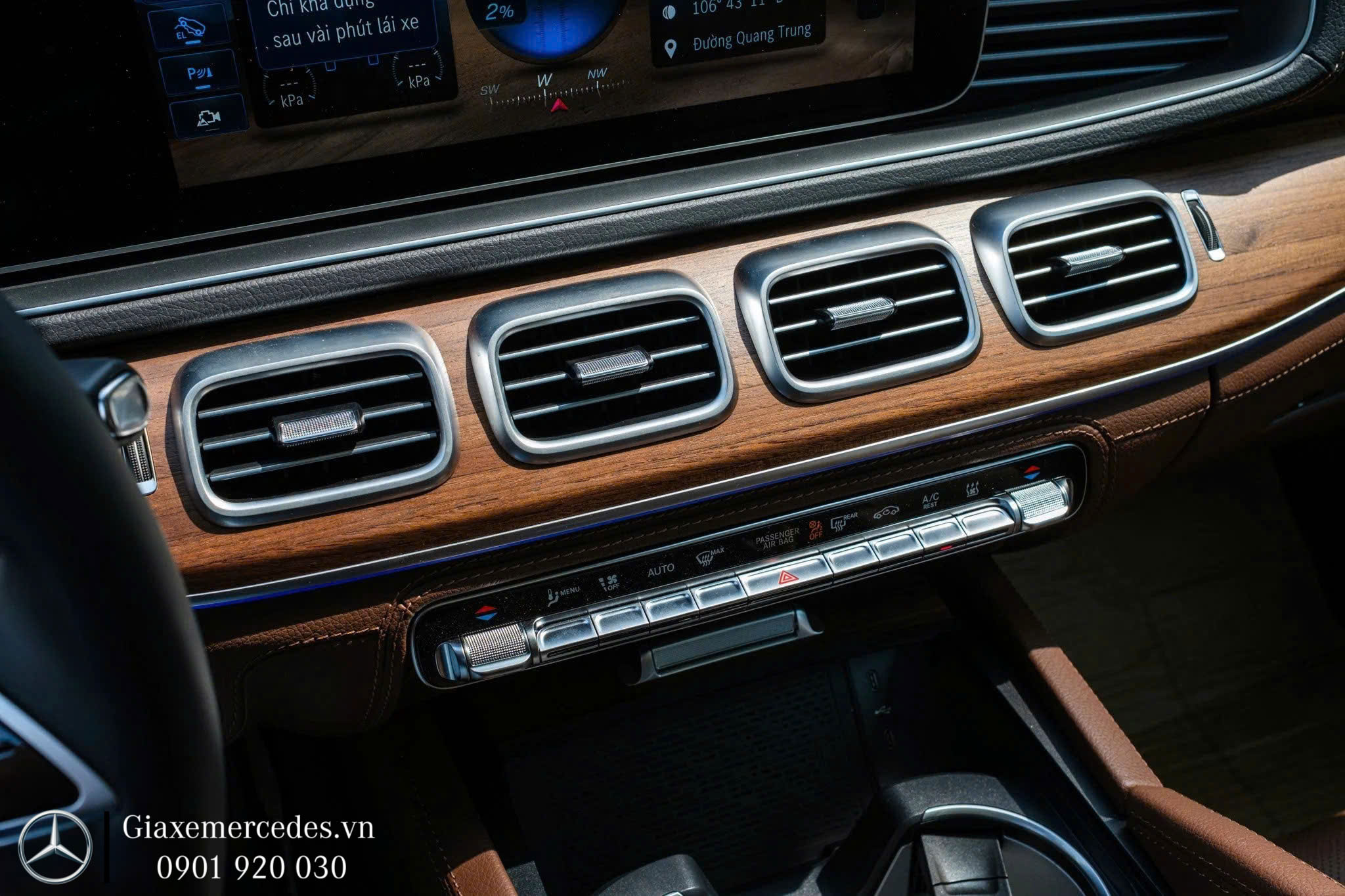 Nút bấm được mạ Crom phay xước sang trọng